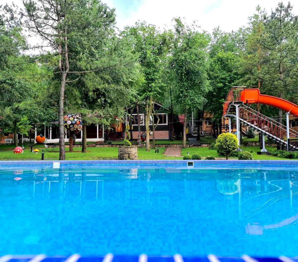 Sky Land Camping & Resort Cricova Exterior photo